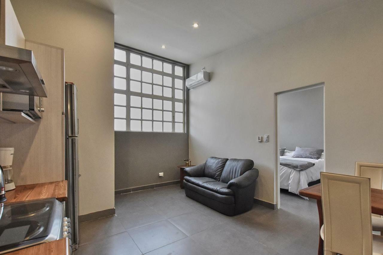Apartamento Refugio Urbano / Urban Shelter *